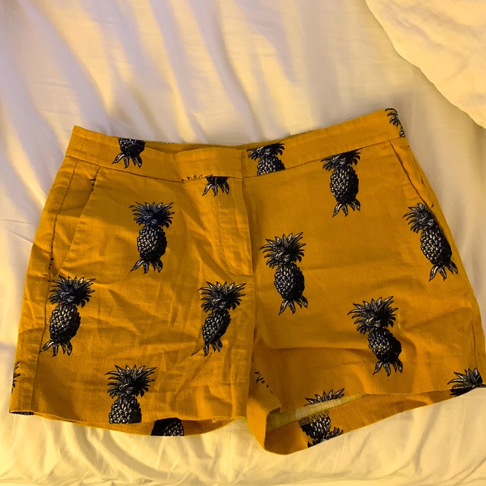 Ann Taylor Pineapple Short